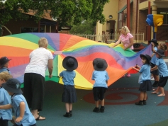 preps_play_with_coloured_cloth_237x178.jpg